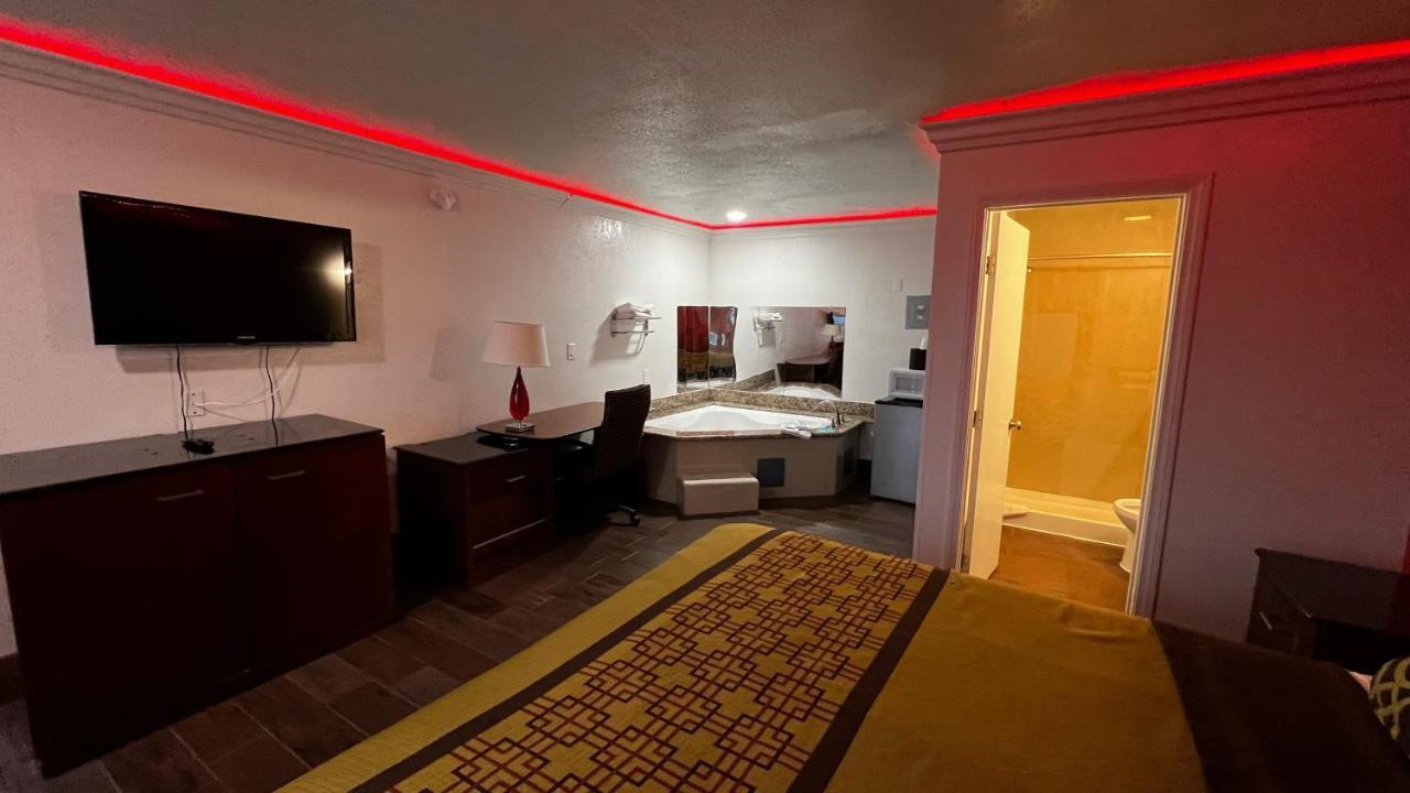 New American Inn & Suites Ориндж Екстериор снимка